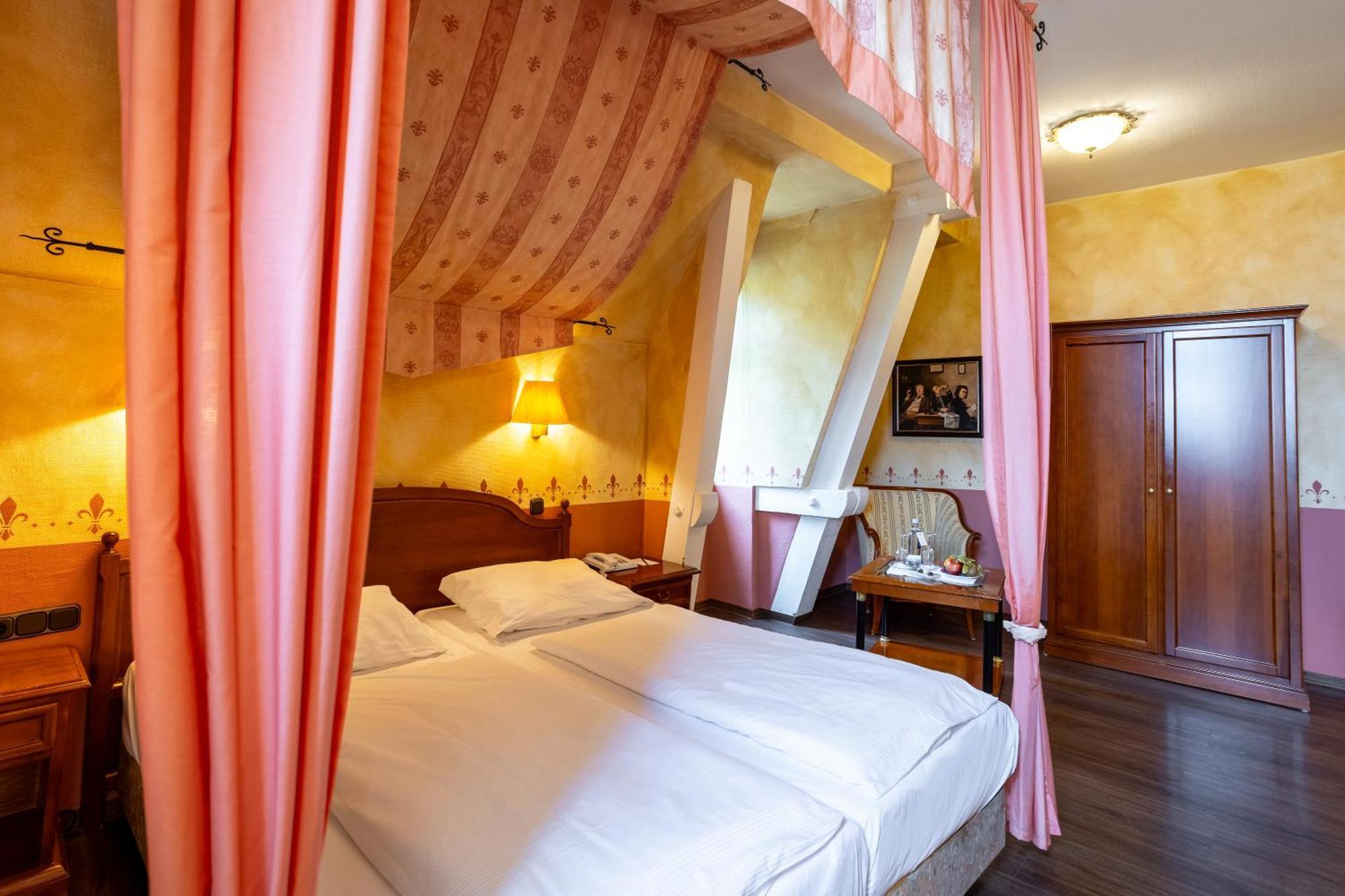 Burghotel Staufenberg Staufenberg  Exterior photo
